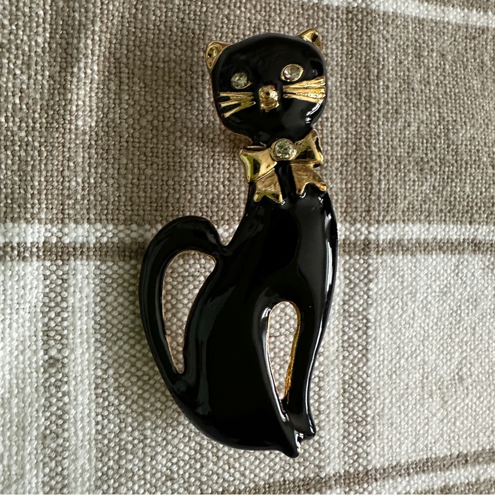 Elegant Vintage Black Cat Brooch with Gold And Rhinestone Accents